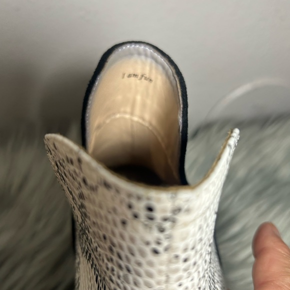 Mercy Made Jillian Bootie Vegan Black Size 6.5 - Picture 12 of 15